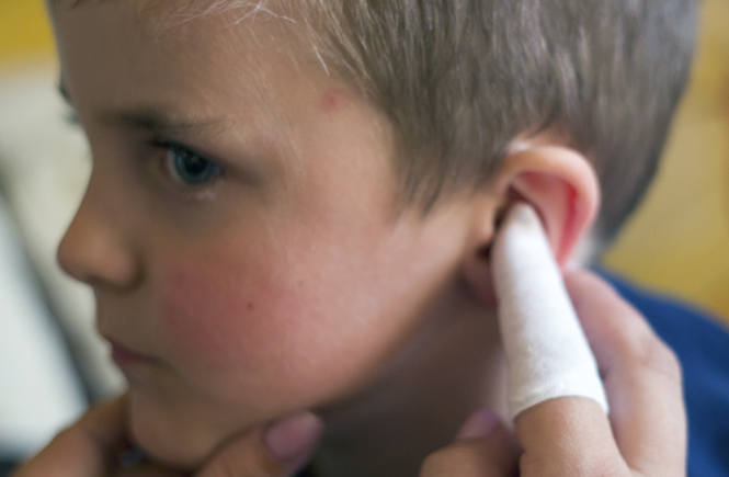 Czyszczenie uszu u dziecka